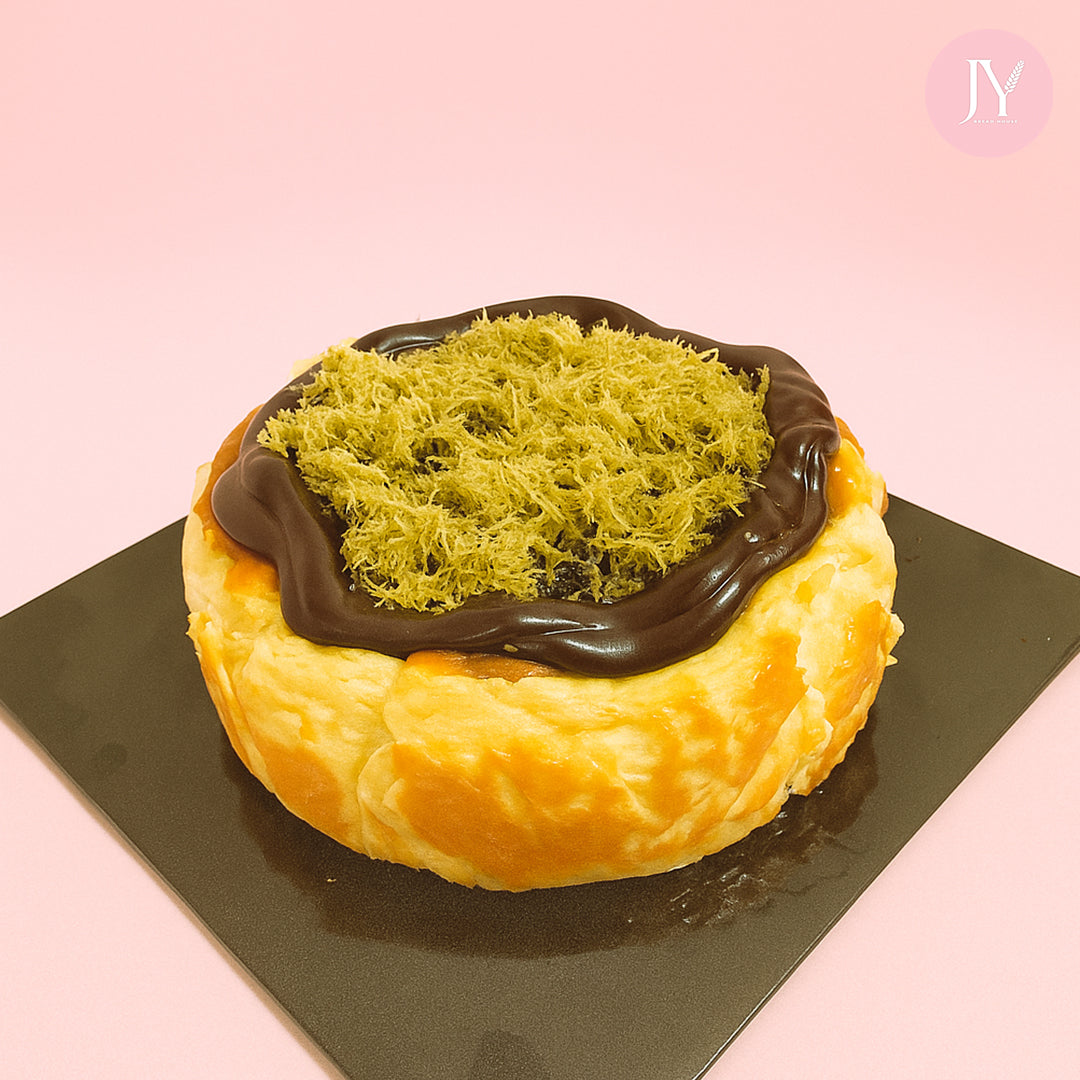 Pistachio Kunafa Chocolate (6") Basque Cheesecake